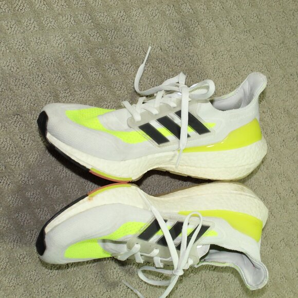 Size 9.5 - adidas UltraBoost 21 White Solar Yellow Athletic Shoes FY0377 - Picture 3 of 6